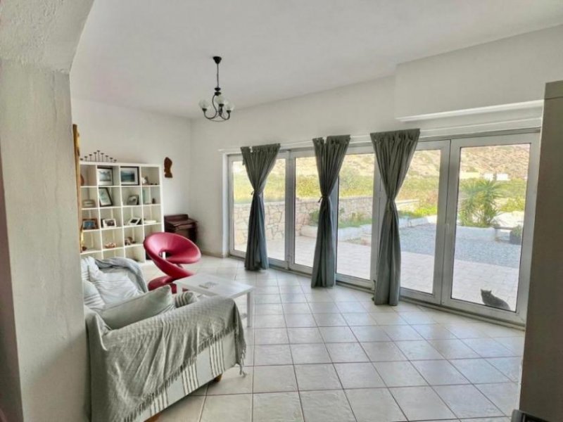 Lagkada bei Makry Gialos MIT BESICHTIGUNGSVIDEO! Kreta, Makry Gialos: 4-Zimmer-Erdgeschosswohnung in Strandnähe zu verkaufen Wohnung kaufen